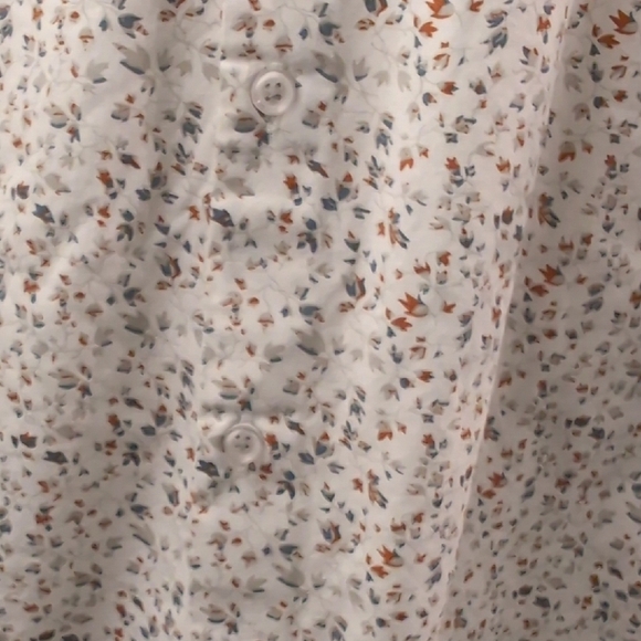 Denim & Flower White Casual Button Down Shirt with Speckled Design - Picture 5 of 6